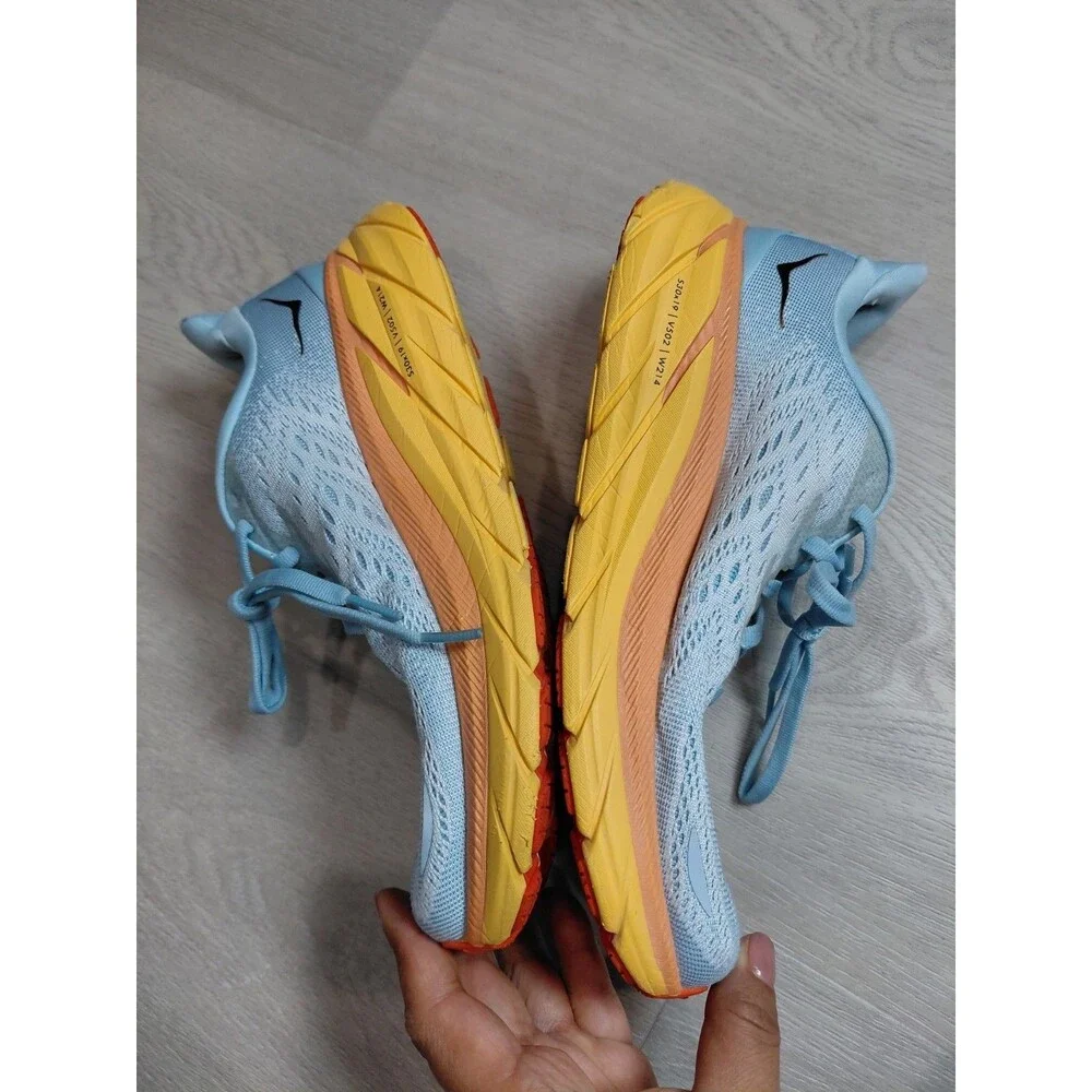 Hoka One One hoka one